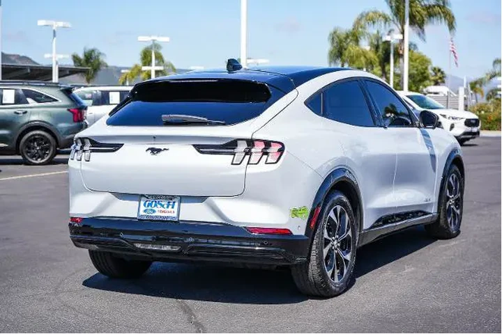 $33995 : Ford Mustang Mach-E 2023 Pre image 6