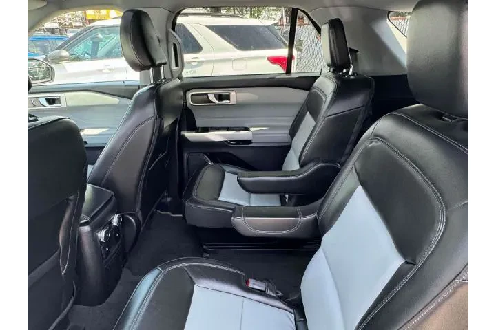 $32490 : Ford Explorer 2022 AWD XLT 4 image 10