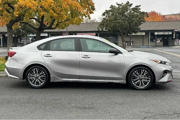 $16449 : Kia Forte 2023 GT-Line 4dr S image 7