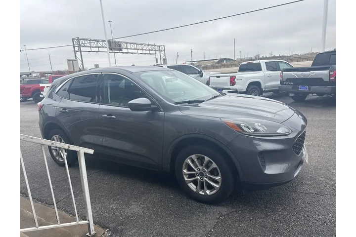 $15739 : Ford Escape 2021 AWD SE 4dr image 4