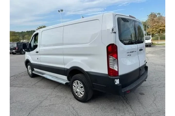 $33988 : Ford Transit 2023 250 3dr SW image 8