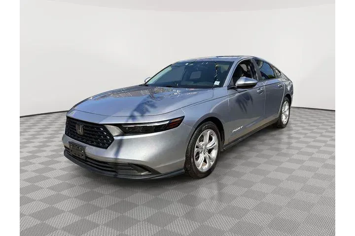 $22985 : Honda Accord 2024 LX 4dr Sed image 3