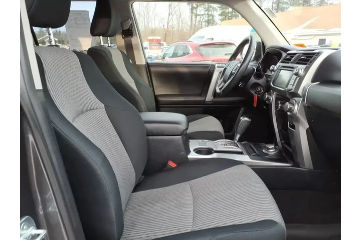 $24502 : Toyota 4Runner 2019 4x4 TRD image 6