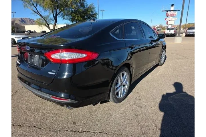 $12101 : Ford Fusion 2016 SE 4dr Seda image 8