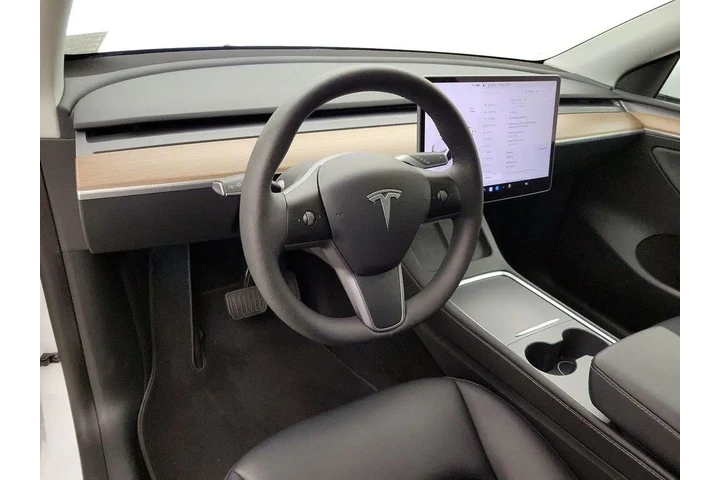 $36998 : Tesla Model Y 2023 AWD Long image 9