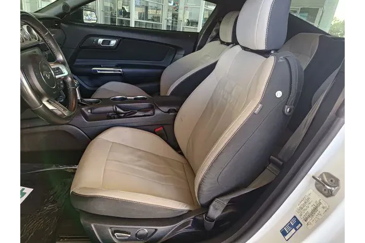 $29950 : Ford Mustang 2019 GT 2dr Fas image 9