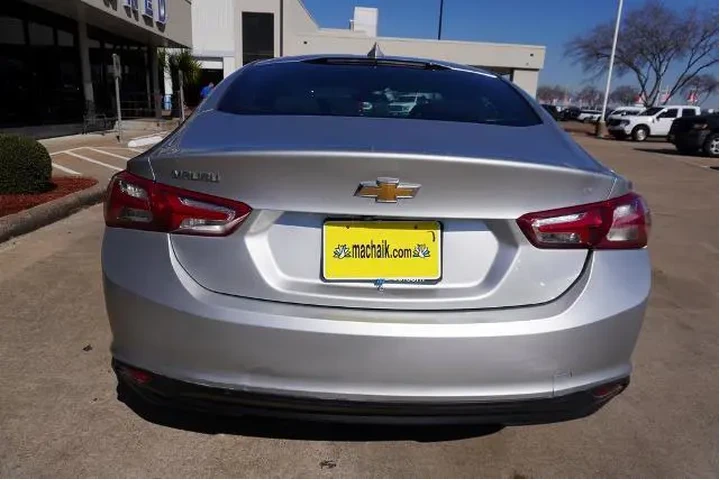 $15588 : Chevrolet Malibu 2020 LT 4dr image 5