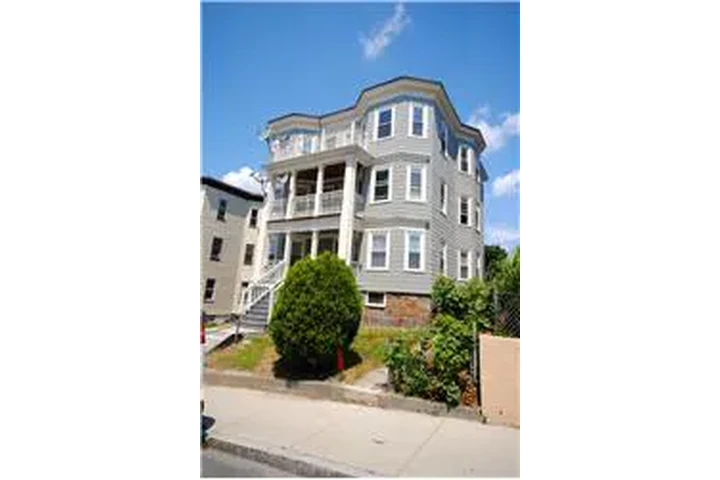 $4100 : Rental property with 4 bedro image 9