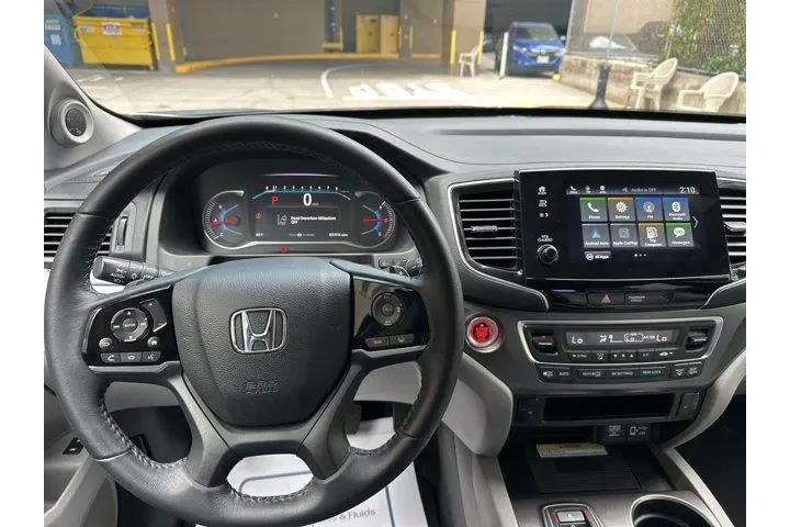 $33995 : Honda Pilot 2022 AWD SE 4dr image 10
