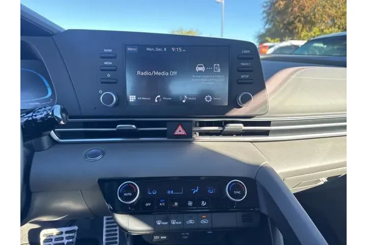 $20500 : Hyundai ELANTRA 2025 SEL Spo image 8