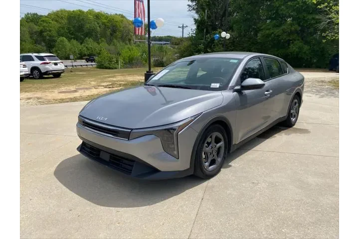 $18920 : Kia K4 2025 LXS 4dr Sedan image 2