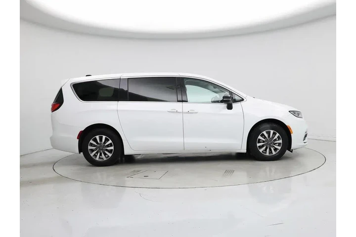 $29998 : Chrysler Pacifica Plug-In Hy image 7