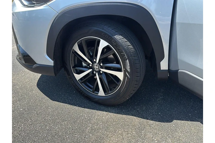 $35000 : 2024 Corolla Cross Hybrid XSE image 5