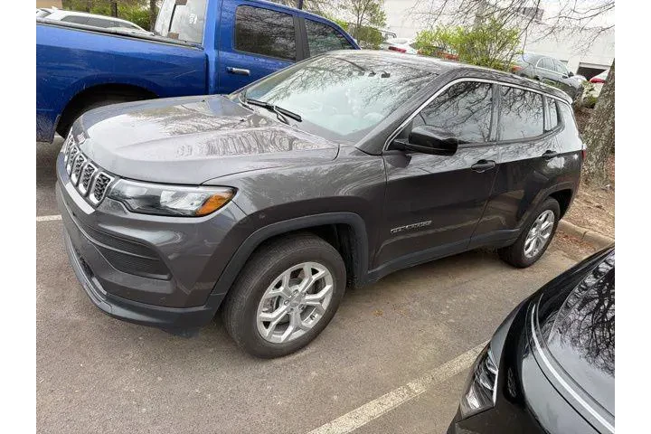 $22522 : Jeep Compass 2024 4x4 Sport image 4