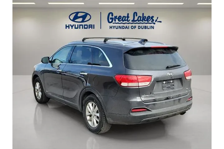 $11366 : Kia Sorento 2017 AWD LX 4dr image 3