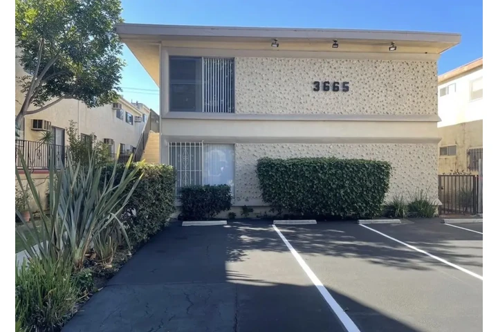 $1545 : 1 Bedroom Apt in South Gate image 2
