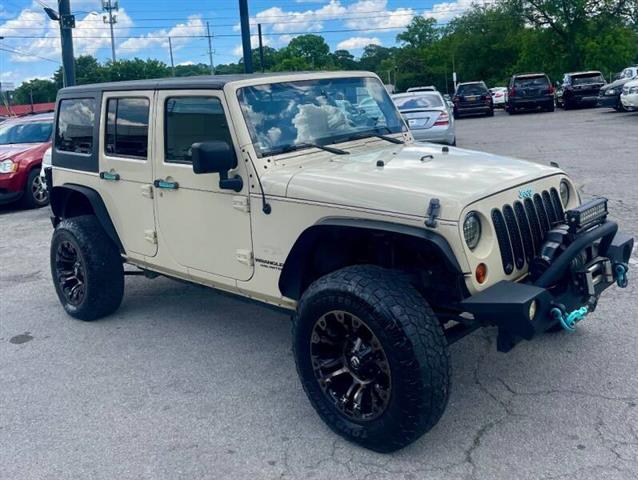 $12900 : 2011 Wrangler Unlimited Sahara image 3