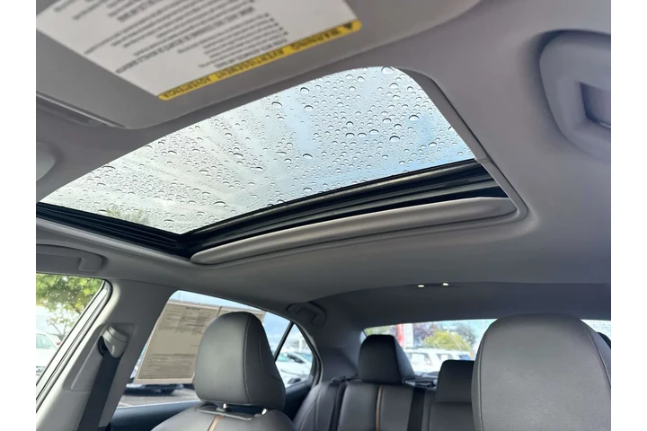 $22075 : Toyota Camry Hybrid 2018 SE image 7