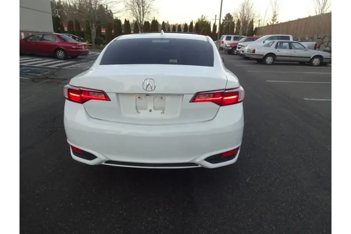 $8900 : 2018 ILX w/Tech image 10