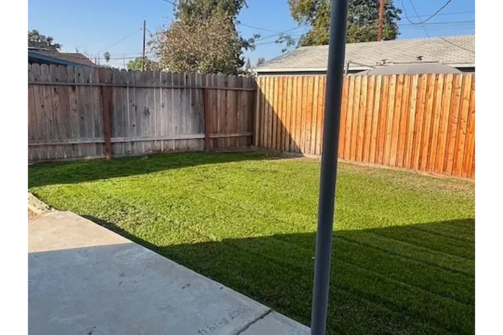 $700 : Amplia casa de 1 dormitorio image 8