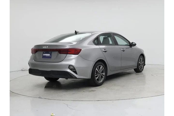 $18998 : Kia Forte 2024 LXS 4dr Sedan image 8