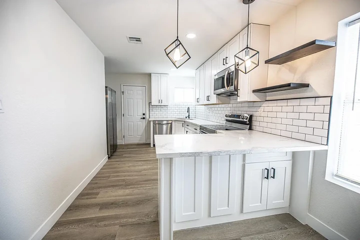 $900 : Esta fabulosa casa renovada image 6