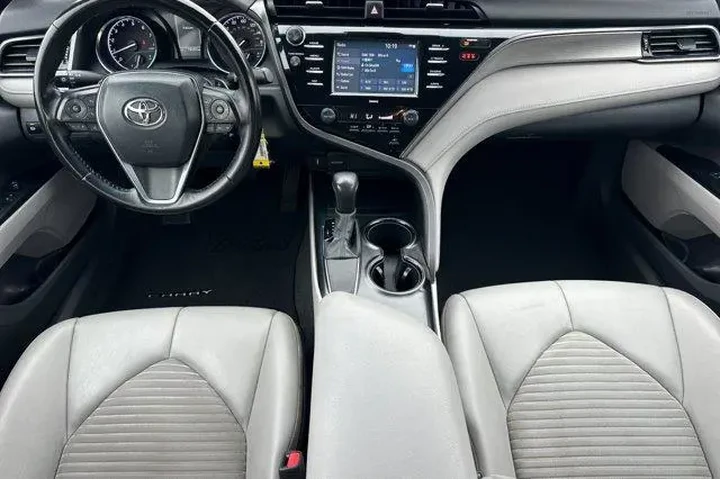 $19800 : Toyota Camry 2020 SE 4dr Sed image 6
