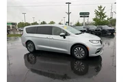 $27980 : Chrysler Pacifica Plug-In Hy thumbnail