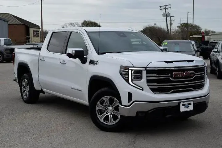 $37483 : GMC Sierra 1500 2025 4x2 SLT image 7