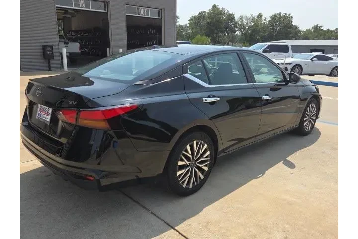$19900 : Nissan Altima 2024 2.5 SV 4d image 5