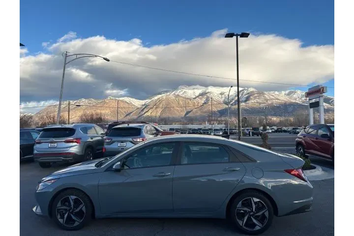 $17969 : Hyundai ELANTRA 2023 SEL 4dr image 8