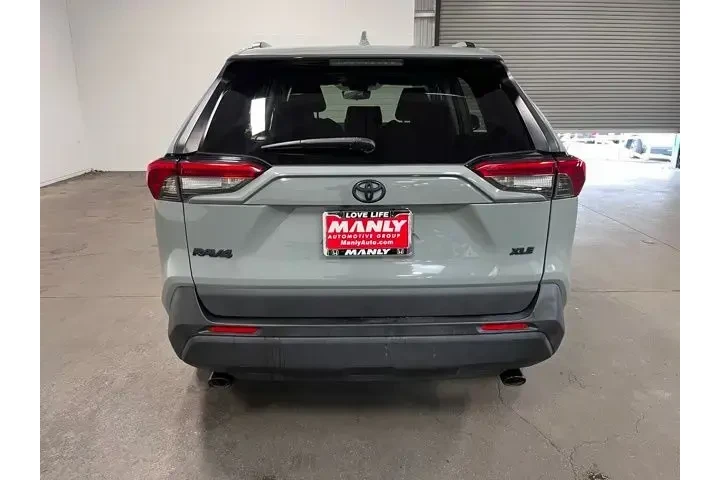 $23784 : Toyota RAV4 2021 XLE 4dr SUV image 4