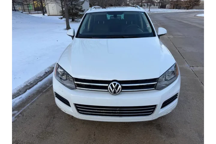 $9995 : 2013 Touareg TDI Sport image 5