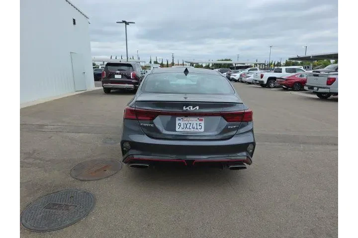 $22900 : Kia Forte 2024 GT 4dr Sedan image 5