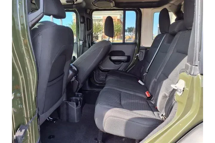 $21900 : Jeep Wrangler Unlimited 2021 image 5