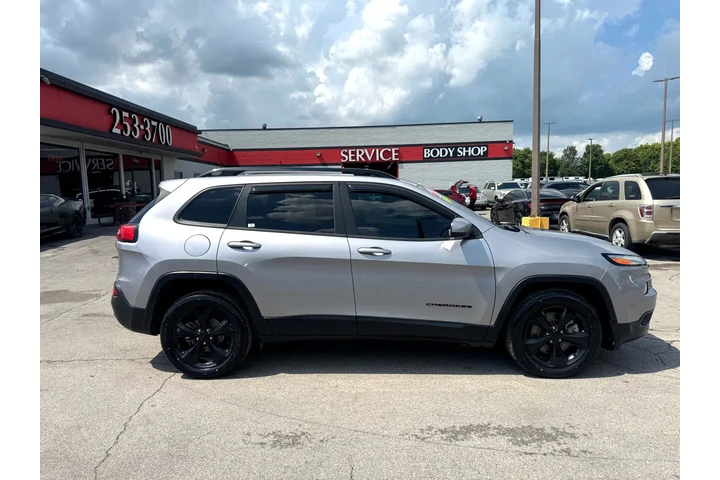 $10980 : 2018 Cherokee Latitude FWD image 1