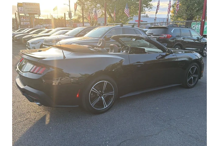 $30490 : Ford Mustang 2024 EcoBoost P image 4