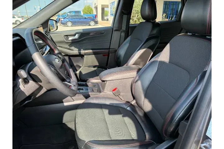 $22981 : Ford Escape 2024 ST-Line 4dr image 9