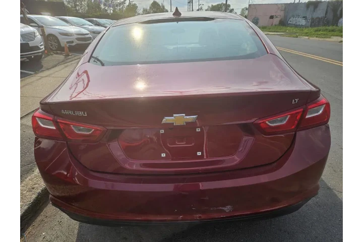$499 : 2017 Malibu image 4