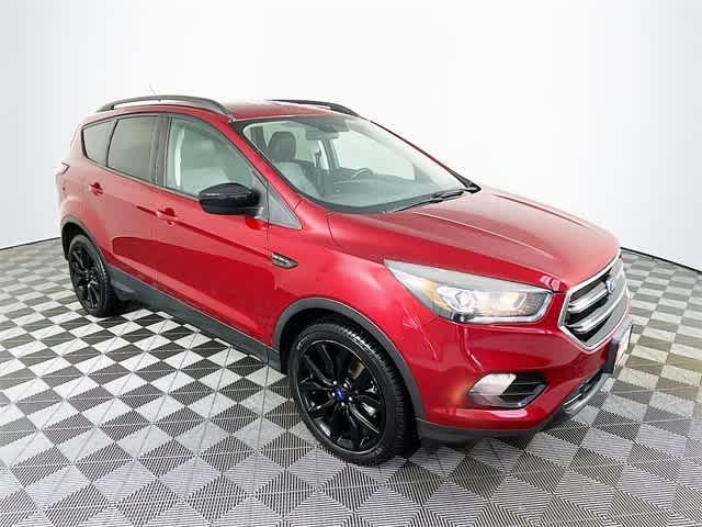 $13974 : PRE-OWNED 2017 FORD ESCAPE SE image 1