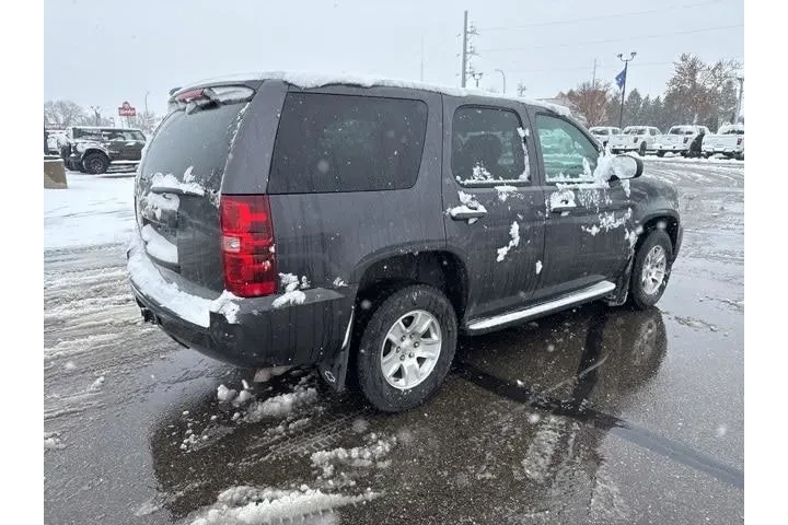 $6000 : Chevrolet Tahoe 2010 4x4 LS image 8