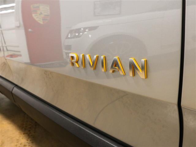 $71900 : 2022 Rivian R1T Launch Editio image 5