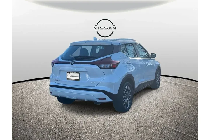 $16595 : Nissan Kicks 2023 SV 4dr Cro image 5