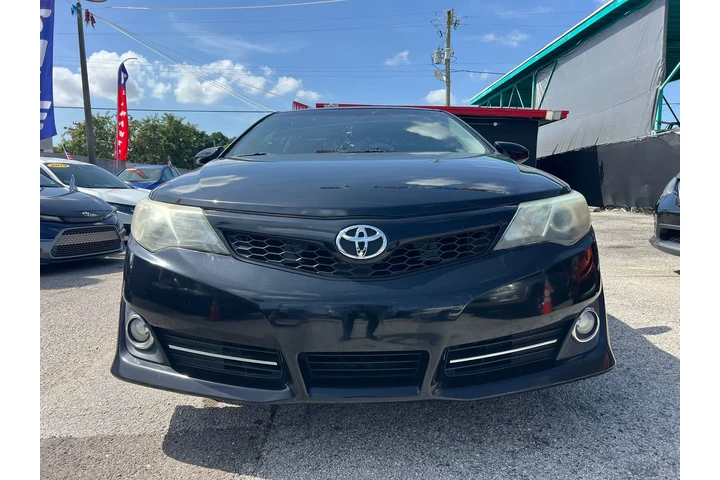 $1300 : Toyota Camry image 1