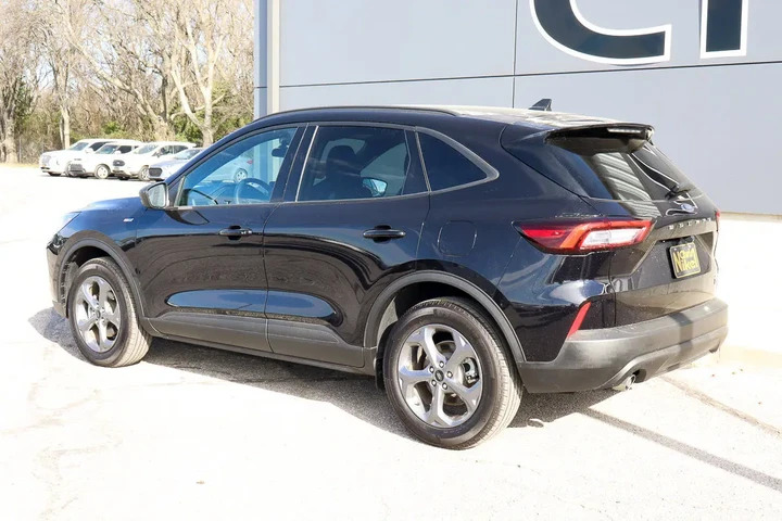 $24988 : 2025 Escape ST-Line AWD image 6