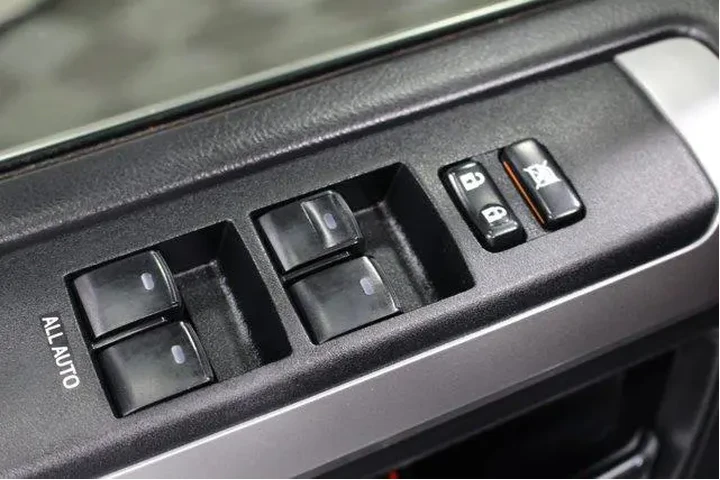 $32982 : Toyota 4Runner 2018 4x4 SR5 image 8