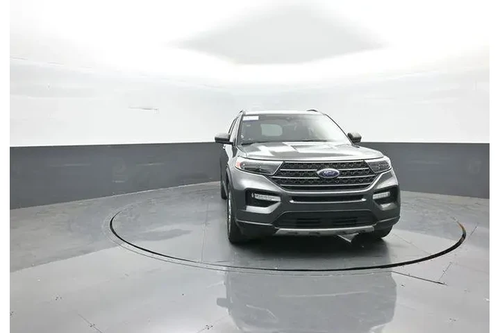 $22439 : Ford Explorer 2020 AWD XLT 4 image 2