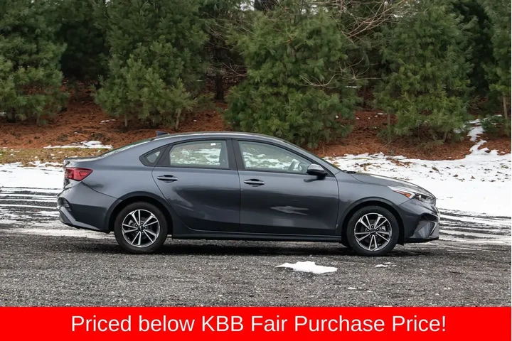 $12895 : Kia Forte 2024 LX 4dr Sedan image 10