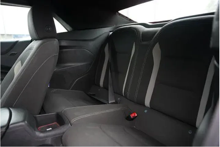 $16879 : Chevrolet Camaro 2018 LT 2dr image 6