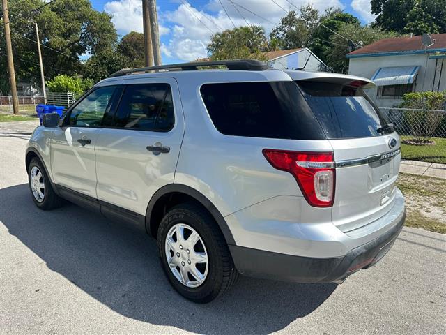 $6300 : 2013 Ford Explorer image 7